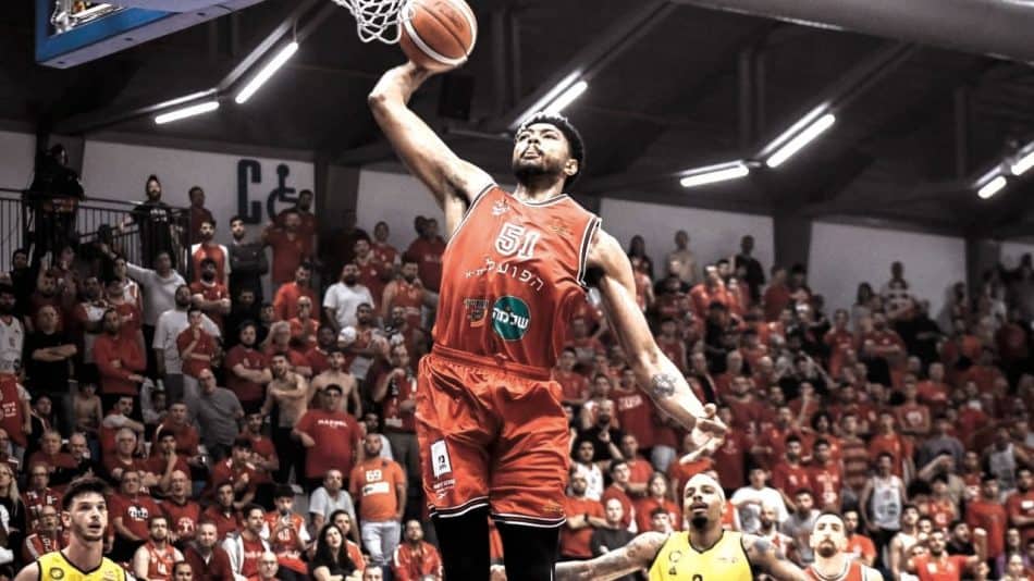 Πάει για την «βόμβα» με Καμπόκλο η ΑΕΚ