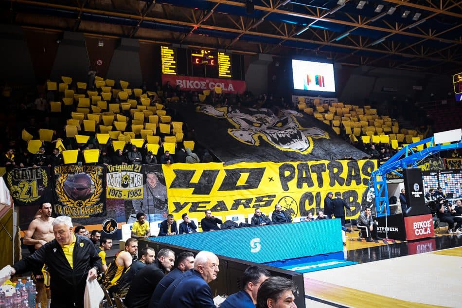 Εντυπωσιακό κορεό στο «Δ. Τόφαλος» από τους οπαδούς της ΑΕΚ (VIDEO)