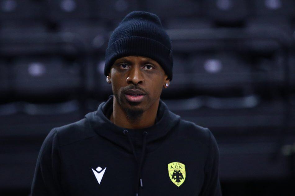 Η ΑΕΚ με πλήρη 12άδα και ντεμπούτο Νάναλι – Φίζελ κόντρα στην Καρδίτσα