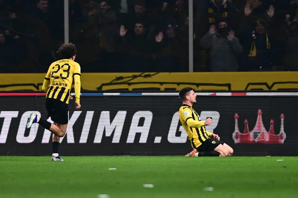 AEK-Παναθηναϊκός: Τρομερή σέντρα Λιούμπισιτς και ο Γιόβιτς «παστελώνει» ξανά τους «πράσινους»! (VIDEO)