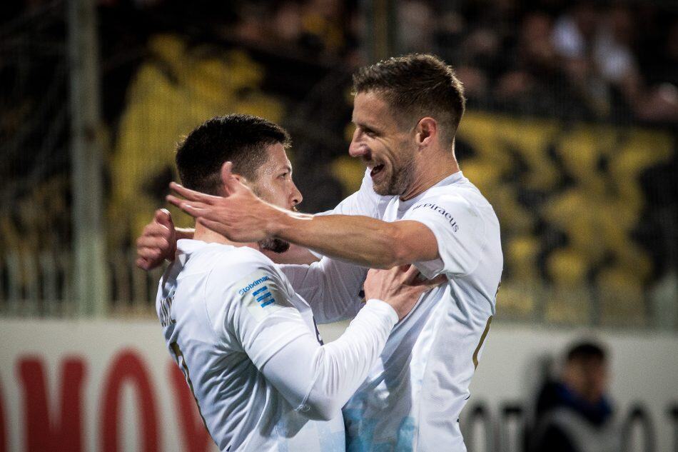 Η εκπληκτική ενέργεια Βάργκα και η γκολάρα Γιόβιτς μέσα από την εξέδρα (VIDEO)