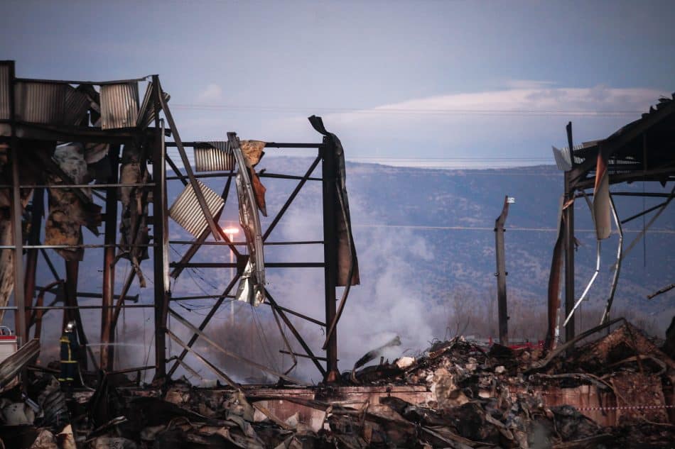 Πυροσβεστική για Βιολάντα: Πολύμηνη η διαρροή προπανίου – Η εξαιρετικά υψηλή συγκέντρωση αερίου και σπινθήρας προκάλεσαν την έκρηξη