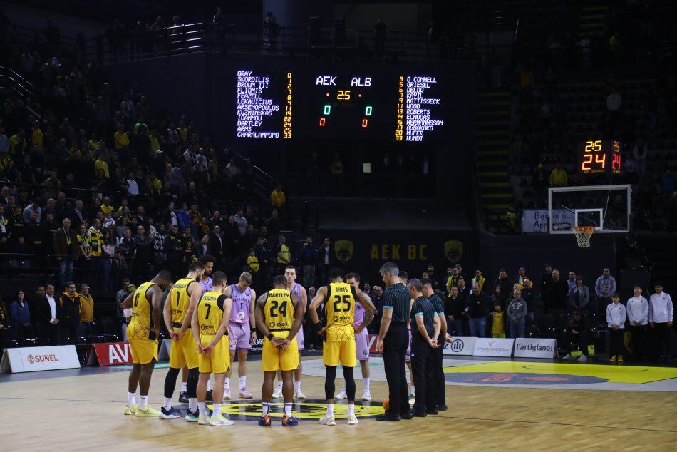 Ενός λεπτού σιγή στην SUNEL Arena για τους 7 αδικοχαμένους φίλους του ΠΑΟΚ (VIDEO)