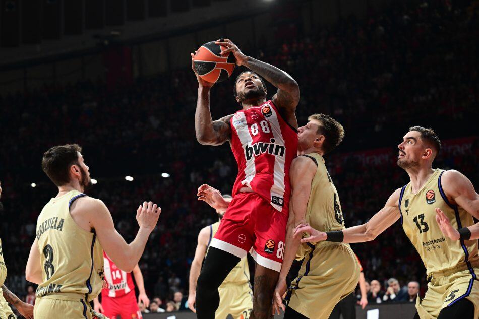 Euroleague: Ο Ολυμπιακός υπέταξε (87-75) την Μπαρτσελόνα στο ΣΕΦ