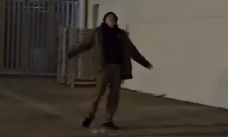 Συγκλονιστικό VIDEO: Η ζεϊμπεκιά του Δημήτρη Χατζηχρήστου στην πλατεία του αετού