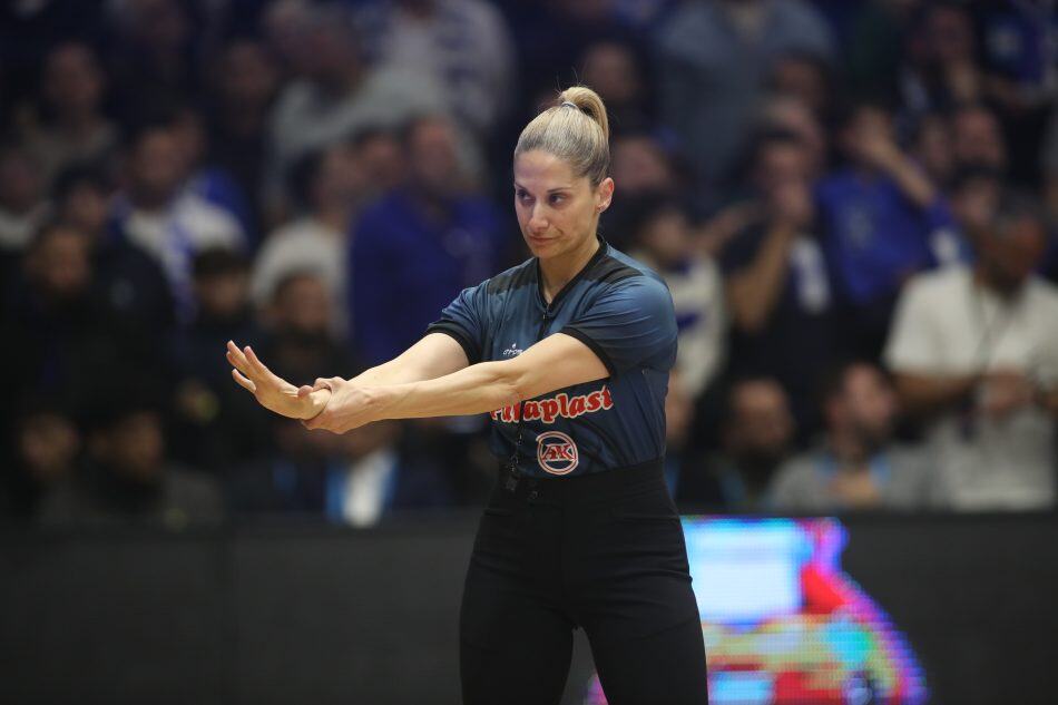 Η Τσαρούχα σφυρίζει το Καρδίτσα-ΑΕΚ!