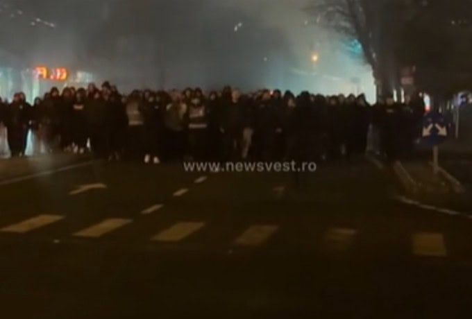 Ανατριχίλα: 200 οπαδοί του ΠΑΟΚ έξω από νοσοκομείο που βρίσκονται τα «αδέρφια» τους!