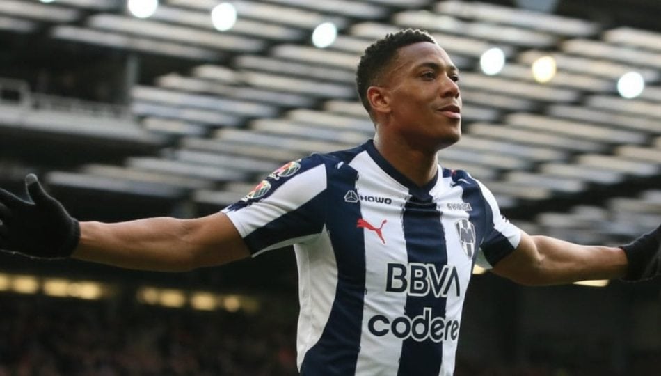 «Φέτες» ο Μαρσιάλ (ΦΩΤΟ)