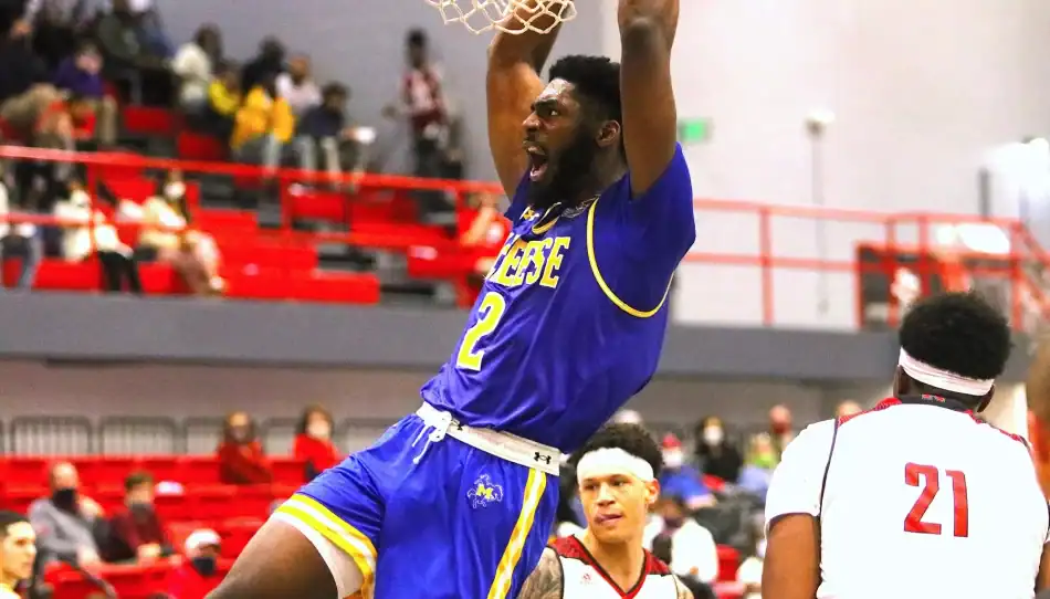 Η ΑΕΚ προχωράει με τον Κεϊσόν Φιζέλ για σέντερ!