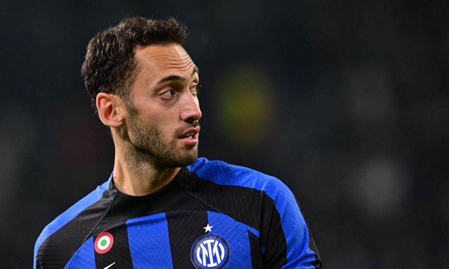 Πρόβλημα στην Ίντερ με Τσαλχάνογλου – Μένει εκτός για τρεις εβδομάδες