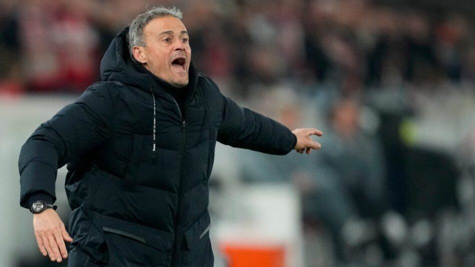 Διαψεύδεται η φημολογία για αποχώρηση Ενρίκε από την Παρί Σεν Ζερμέν