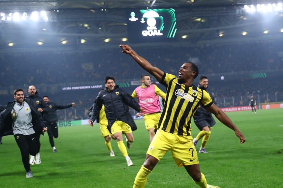 Από το δεν σε βλέπω, στο αποθεώνω