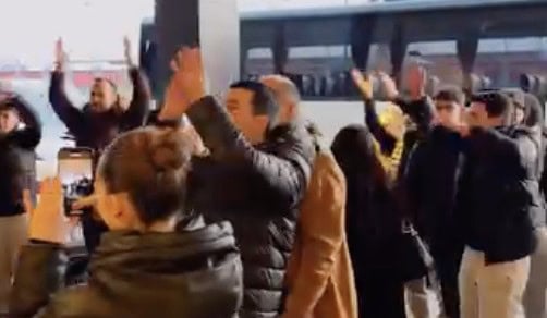 Κόσμος της ΑΕΚ στο ξενοδοχείο στη Θεσσαλονίκη! (VIDEO)