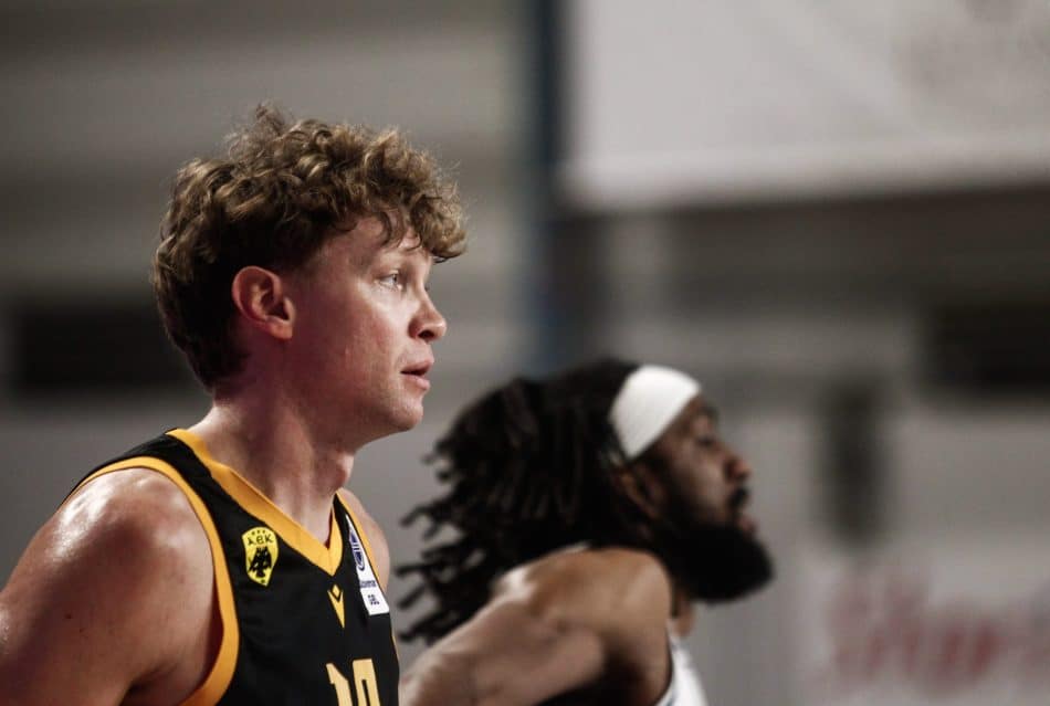 Κουζμίνσκας στην ΩΡΑ: «Σημασία έχει να νικάμε, παίζουμε για τον κόσμο μας»