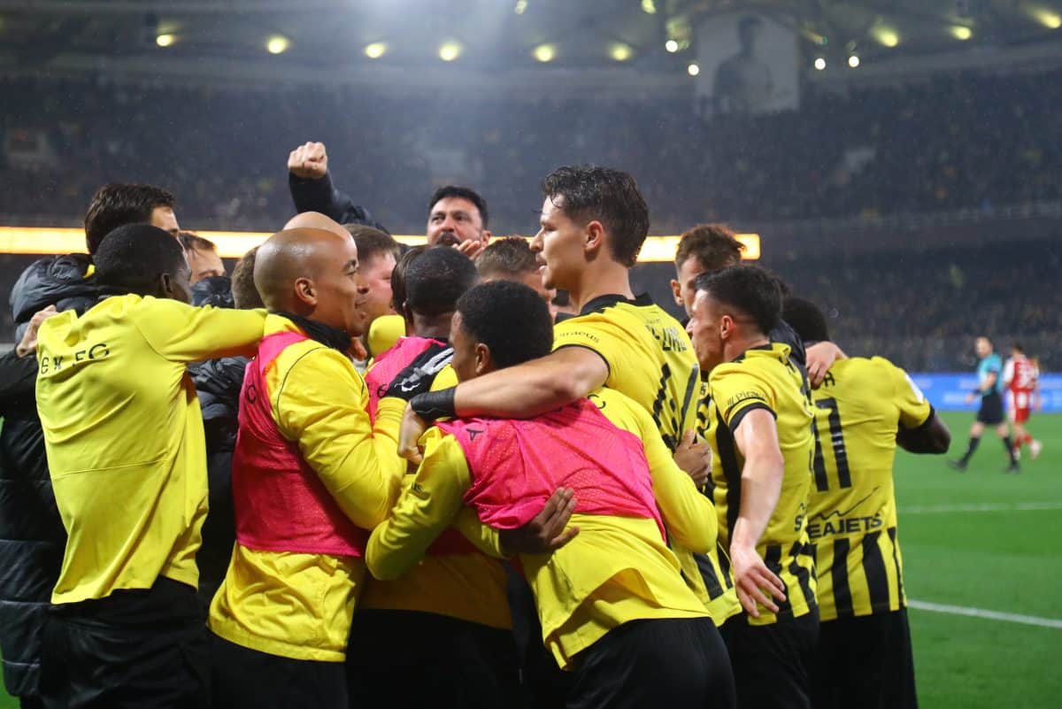 Ούτε μέχρι στιγμής την άφηναν, αλλά η ΑΕΚ είναι πρώτη