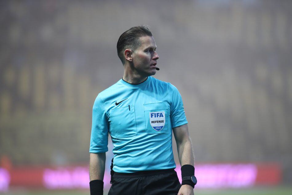 «Μαντάρα» πανευρωπαϊκώς ο Μάκελι – Απέβαλε σε 21 λεπτά τον Καμπάλ, έξαλλοι στη Γιουβέντους! (VIDEO)