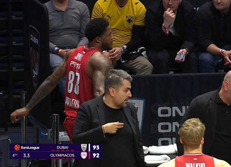 Θα τους τρελάνει η ΑΕΚ – Ενωσίτης στο Ντουμπάι πίσω από τον πάγκο του Ολυμπιακού! (ΦΩΤΟ)
