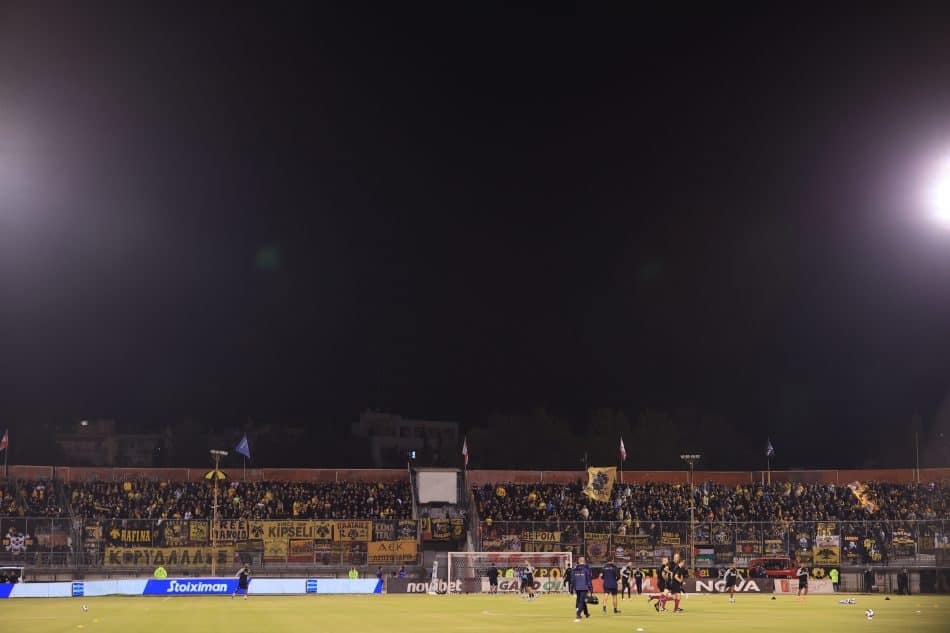 Χωρίς διακριτικά της ΑΕΚ η είσοδος στη Θύρα 5Α του γηπέδου των Σερρών