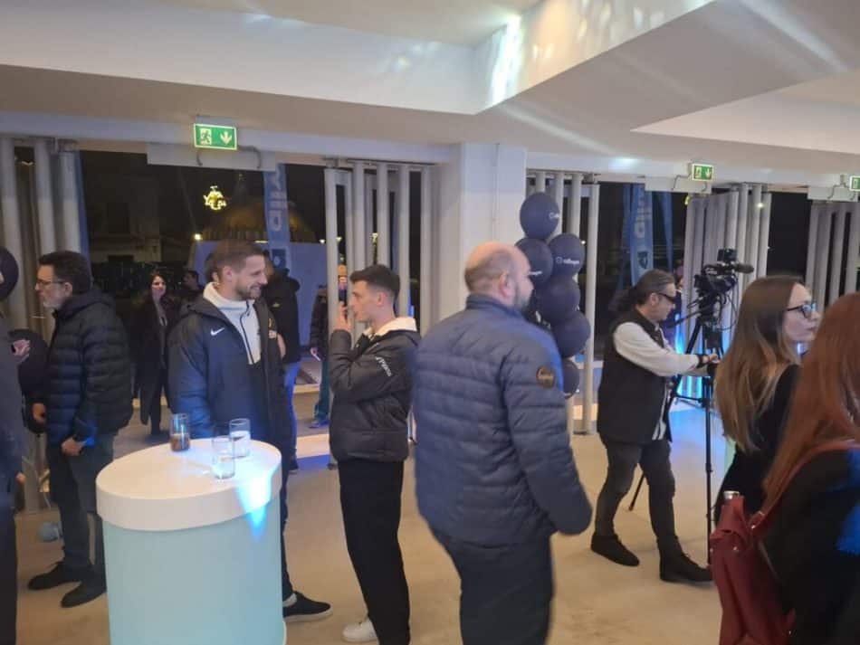 Φουλ… ΑΕΚ το πάρτι για την αλλαγή ονοματοδοσίας στο πρακτορείο της Allwyn Arena