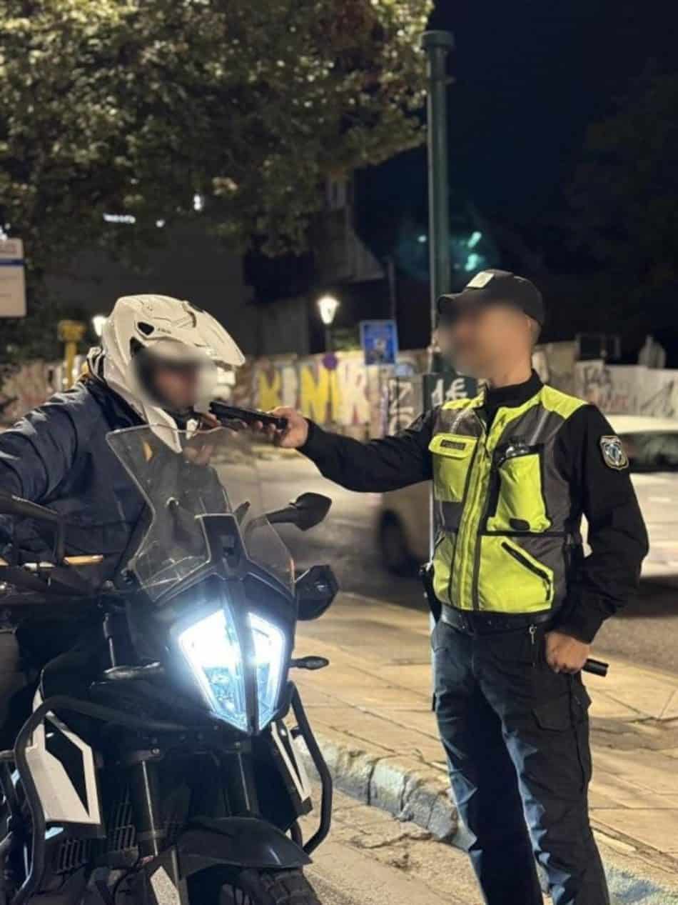 Προειδοποιήσεις για μπλόκα και… οδηγοί με πληρωμή: Η νέα πρακτική στη νυχτερινή Αθήνα