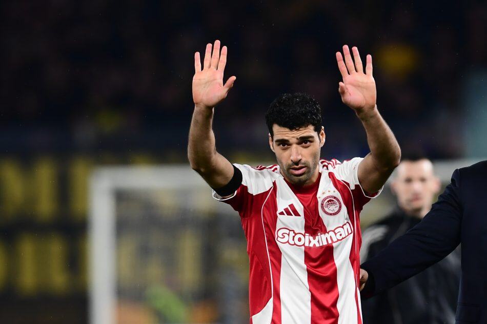 O Ταρέμι πρώτα έκανε… χειρονομίες στον κόσμο της ΑΕΚ και μετά ζητούσε συγγνώμη!