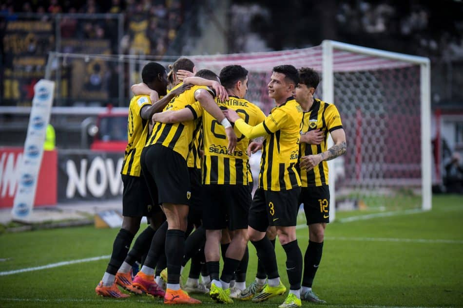 Η ΑΕΚ που… πήρε μπροστά και το μέτωπο εναντίον της