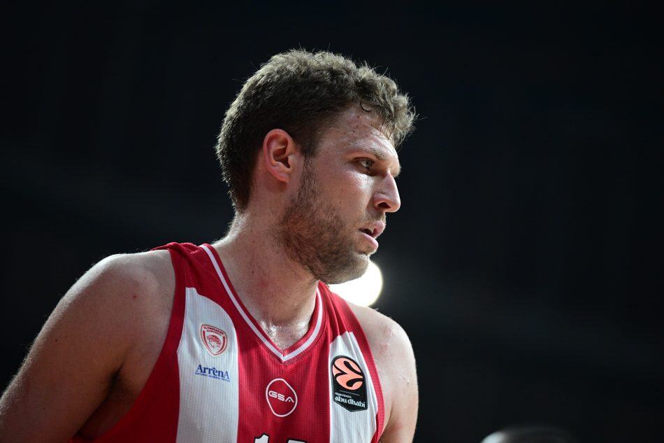 Βεζένκοφ: «Η ΑΕΚ παρουσιάζεται ακόμη πιο βελτιωμένη, έχει έναν πολύ έμπειρο προπονητή» (VIDEO)