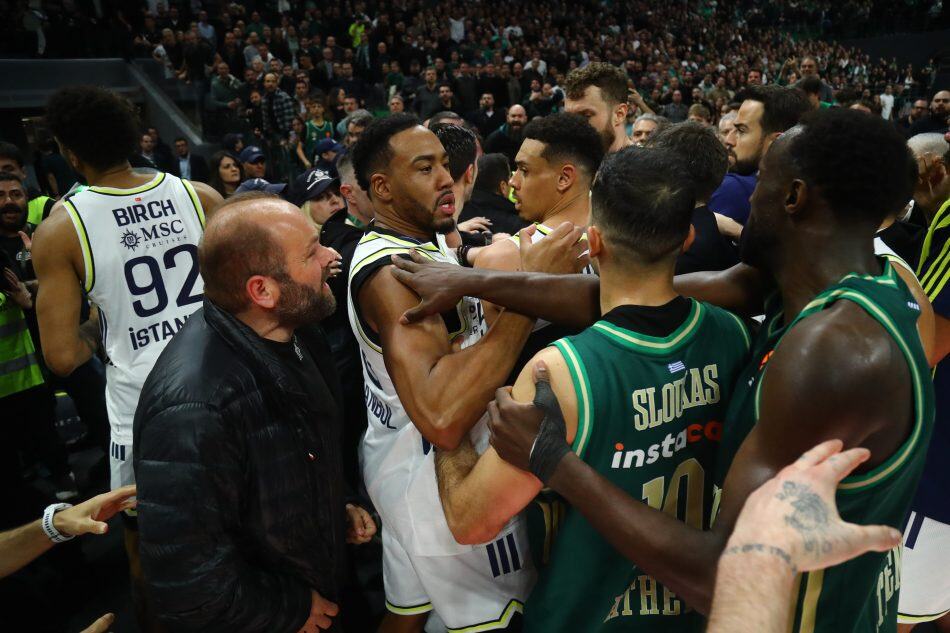 Προκλήσεις Μπόλντουιν μετά το buzzer beater – Έξαλλος ο Λεσόρ! (VIDEO)