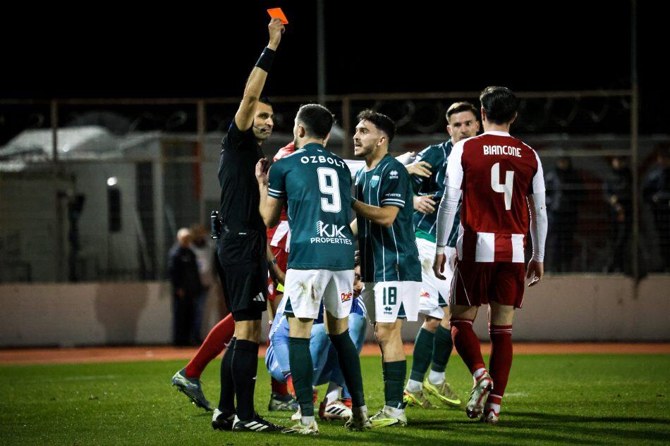 Έντονα παράπονα του Λεβαδειακού από τον Φωτιά