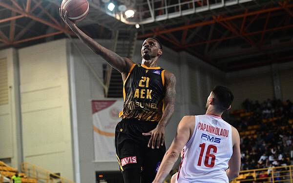 Τα highlights από τον αγώνα της ΑΕΚ με τον Ολυμπιακό (VIDEO)