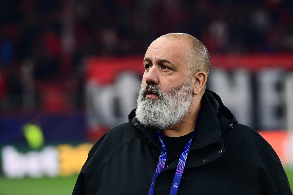 Γκρίνια Καραπαπά για τη διαιτησία: «Παράξενοι κανονισμοί – Ο αρχηγός της Λεβερκούζεν δεν επηρεάζει τον τερματοφύλακα;»