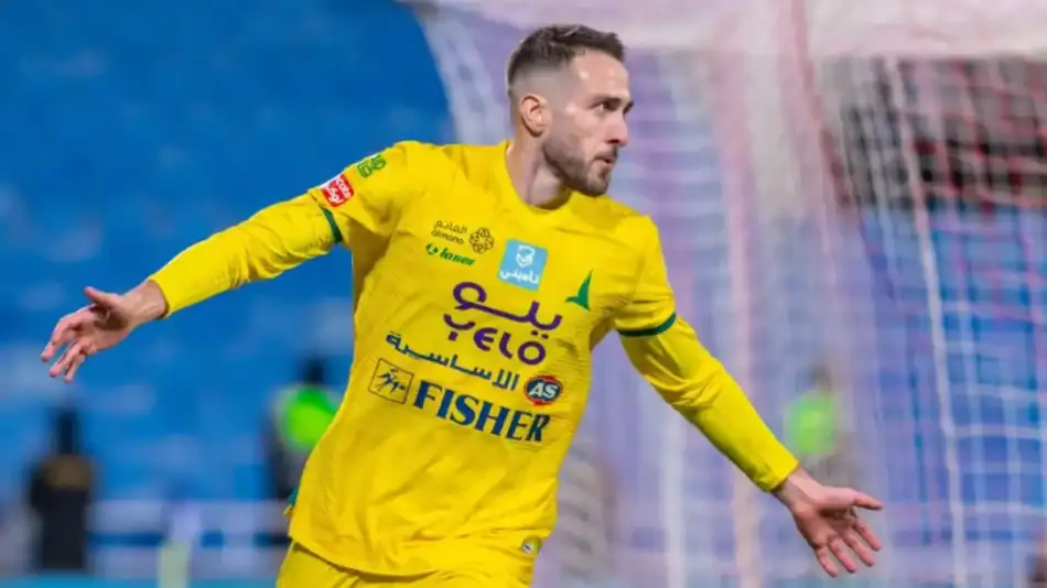 «Ο Κώστας Φορτούνης αρνείται να ανανεώσει με την Αλ Καλίτζ για να επιστρέψει στην Ελλάδα»