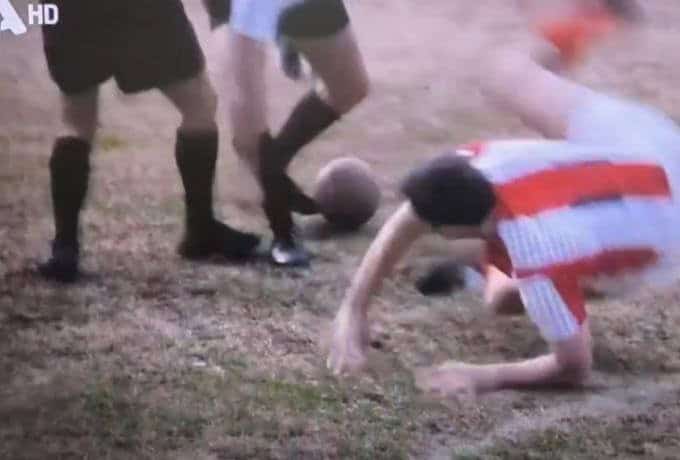 Ο Ολυμπιακός πήρε πέναλτι εκτός περιοχής μέχρι και σε τηλεοπτική σειρά! (VIDEO)