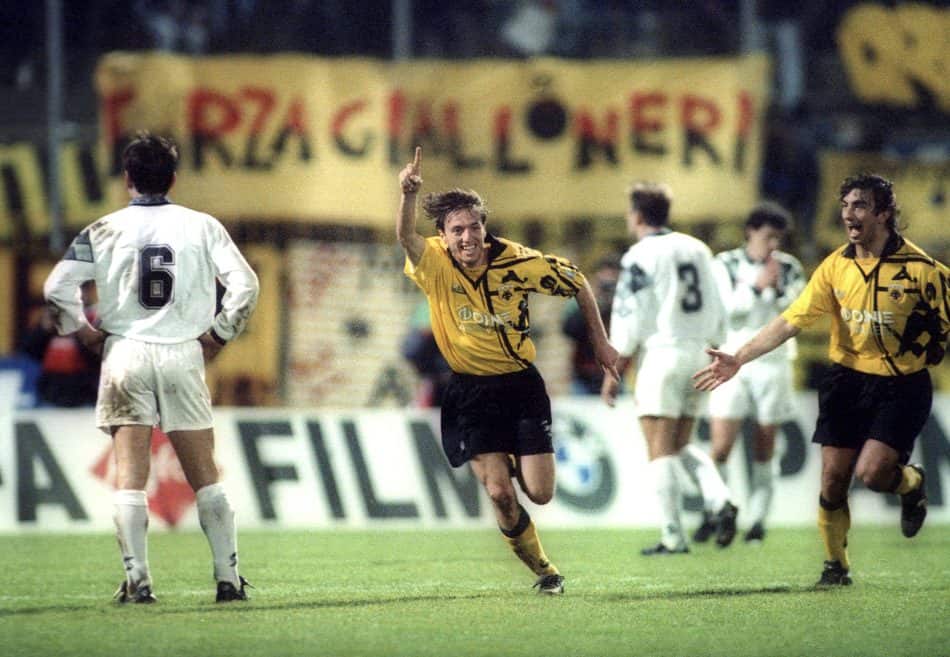 Σαν σήμερα το 1994: Νίκησε τον ΠΑΟΚ και φόρτσαρε για το τρίτο συνεχόμενο!