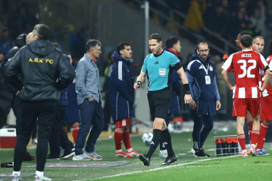 Πανευρωπαϊκός ρεζίλι: Η φάση από το Ολυμπιακός-Λεβερκούζεν καταρρίπτει την προπαγάνδα για το πέναλτι που έδωσε ο Μάκελι στη Φιλαδέλφεια! (VIDEO)