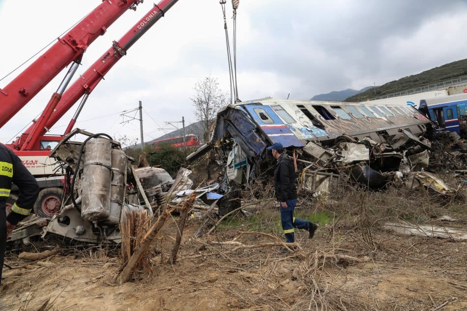 Τέμπη: Ακυρώνονται 3 εκταφές σορών – Εξώδικα στην Εισαγγελία
