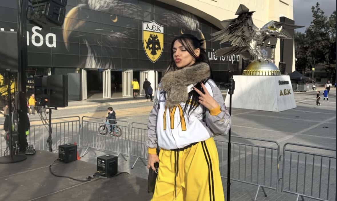 Αυτή είναι η Εμμανουέλα Λάμπη που ξεσηκώνει τη Νέα Φιλαδέλφεια και φέρνει… γούρι στην ΑΕΚ! (ΦΩΤΟ-VIDEO)