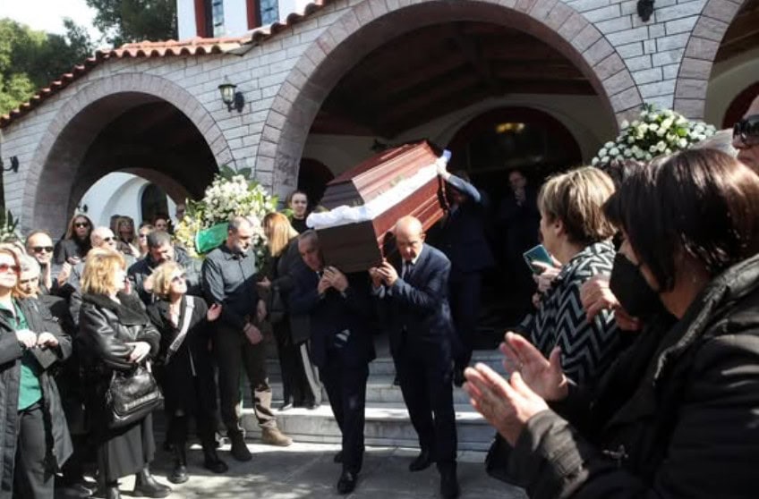 Το τελευταίο «αντίο» στον Θανάση Σκουρτόπουλο (ΦΩΤΟ)