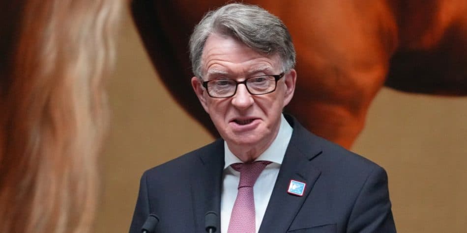 Υπόθεση Έπσταϊν: Συνελήφθη στο Λονδίνο ο πρώην πρέσβης του Ηνωμένου Βασιλείου, Πίτερ Μάντελσον