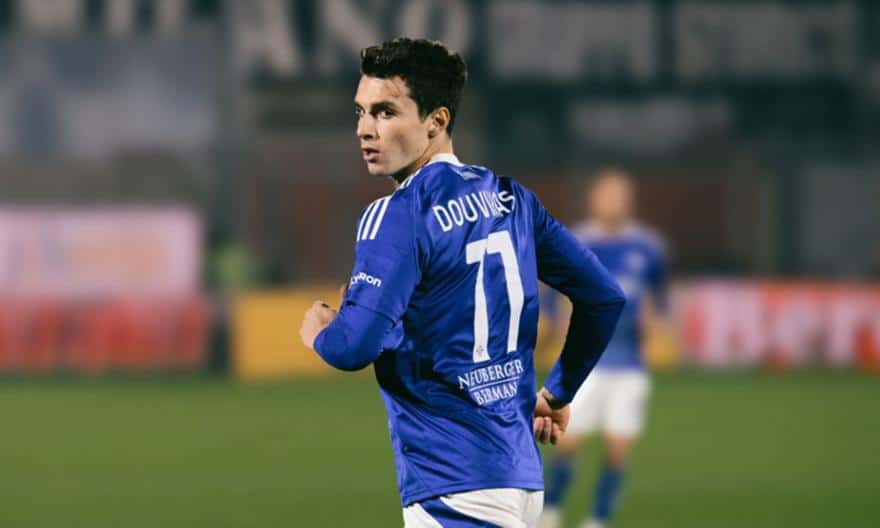 Βασικός ο Δουβίκας στην εκτός έδρας αναμέτρηση της Κόμο με τη Γιουβέντους