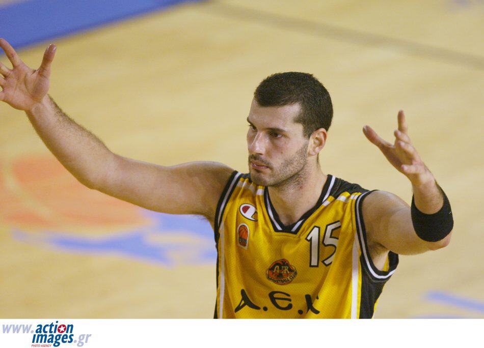 Αποθέωση Μιχάλη Κακιούζη στην SUNEL Arena