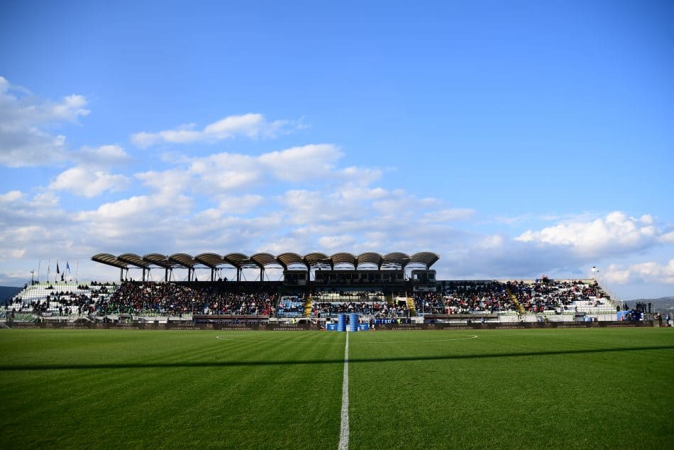 Ανακοίνωσε έργα 500.000€ ο Βρούτσης, για την αναβάθμιση του γηπέδου του Λεβαδειακού (ΦΩΤΟ)