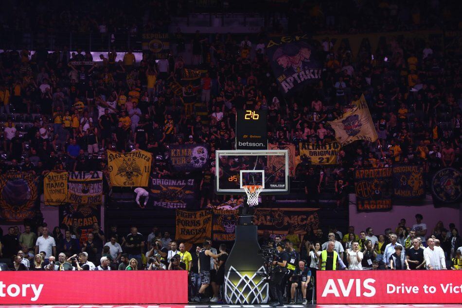 Γκρέι: «Οι οπαδοί της ΑΕΚ είναι οι καλύτεροι στην Ευρώπη» (ΦΩΤΟ)