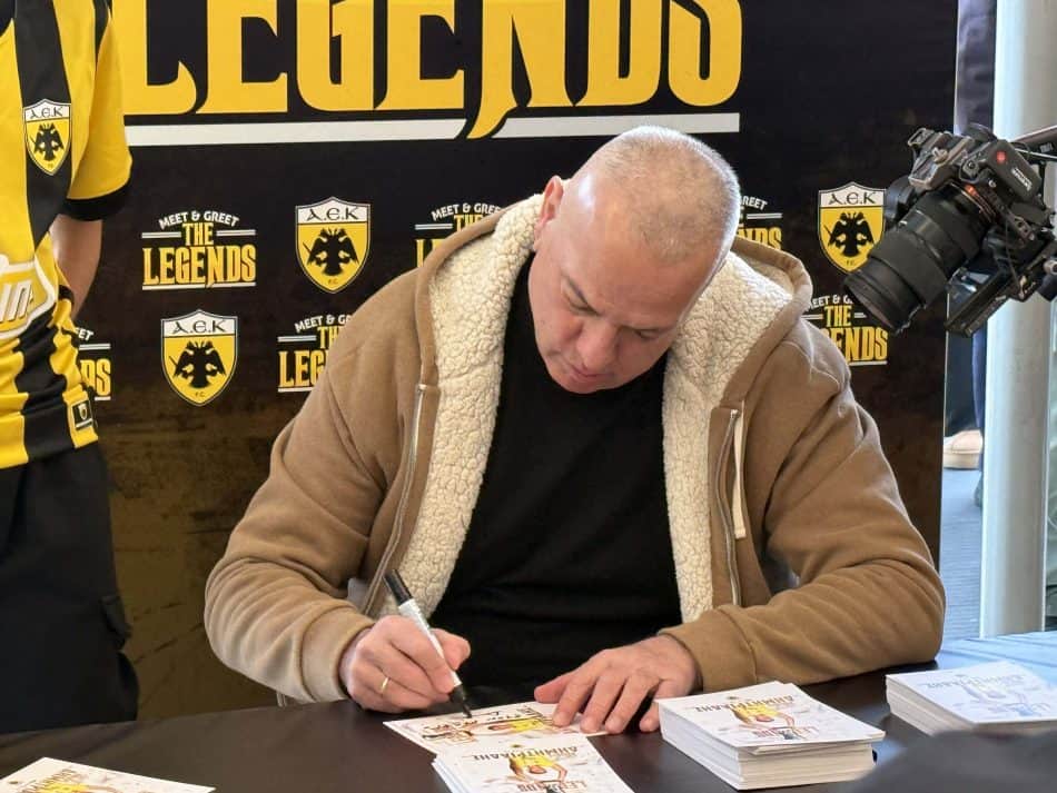 Οι φίλαθλοι της ΑΕΚ αποθέωσαν τον Βασίλη Δημητριάδη στην Allwyn Arena (VIDEO)