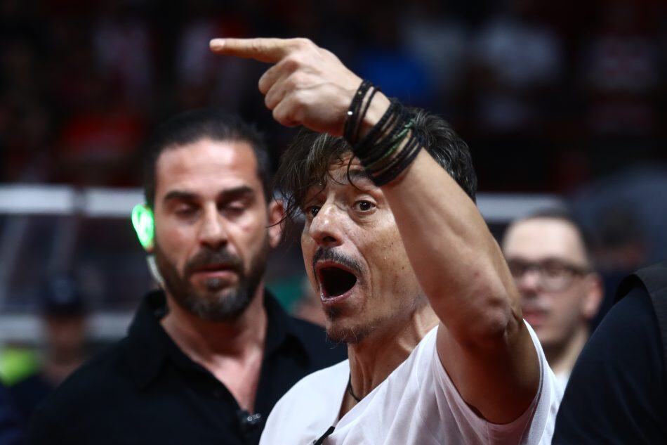 Γιαννακόπουλος: «Τώρα θα φταίω να σε κάνω να μην μπορείς να περπατήσεις στον Πειραιά»