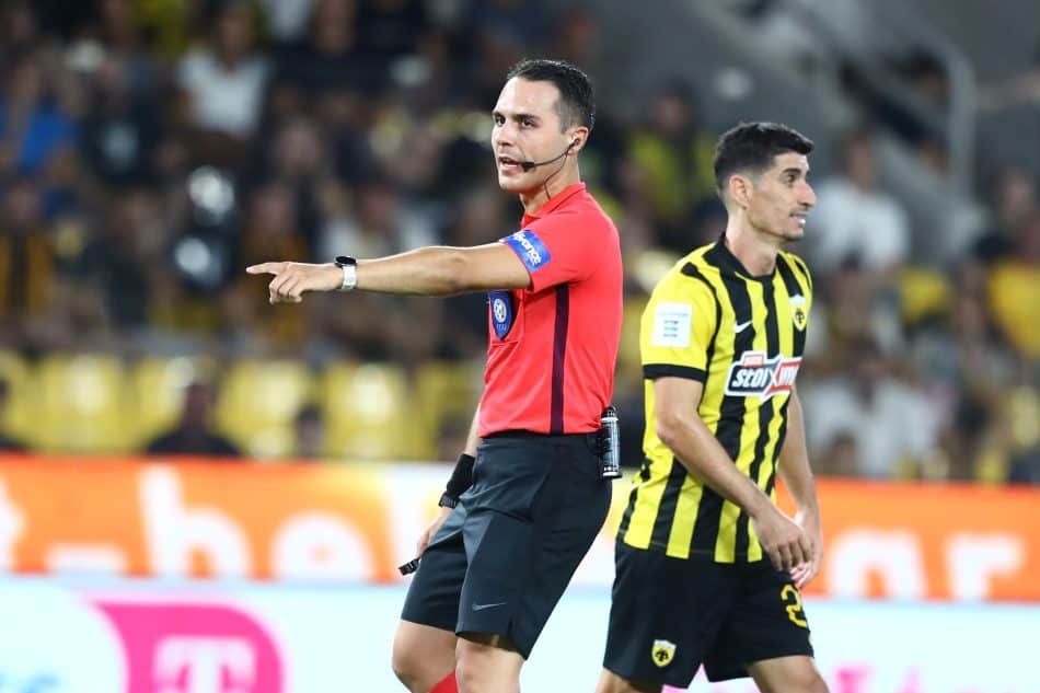 Ο Πολυχρόνης «σφυρίζει» το ΑΕΚ – ΑΕΛ Novibet με Ευαγγέλου στο VAR