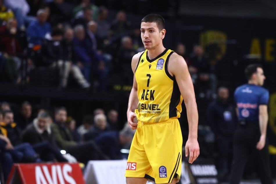 ΑΕΚ: Με Φλιώνη και Κατσίβελη η 12αδα κόντρα στον Προμηθέα