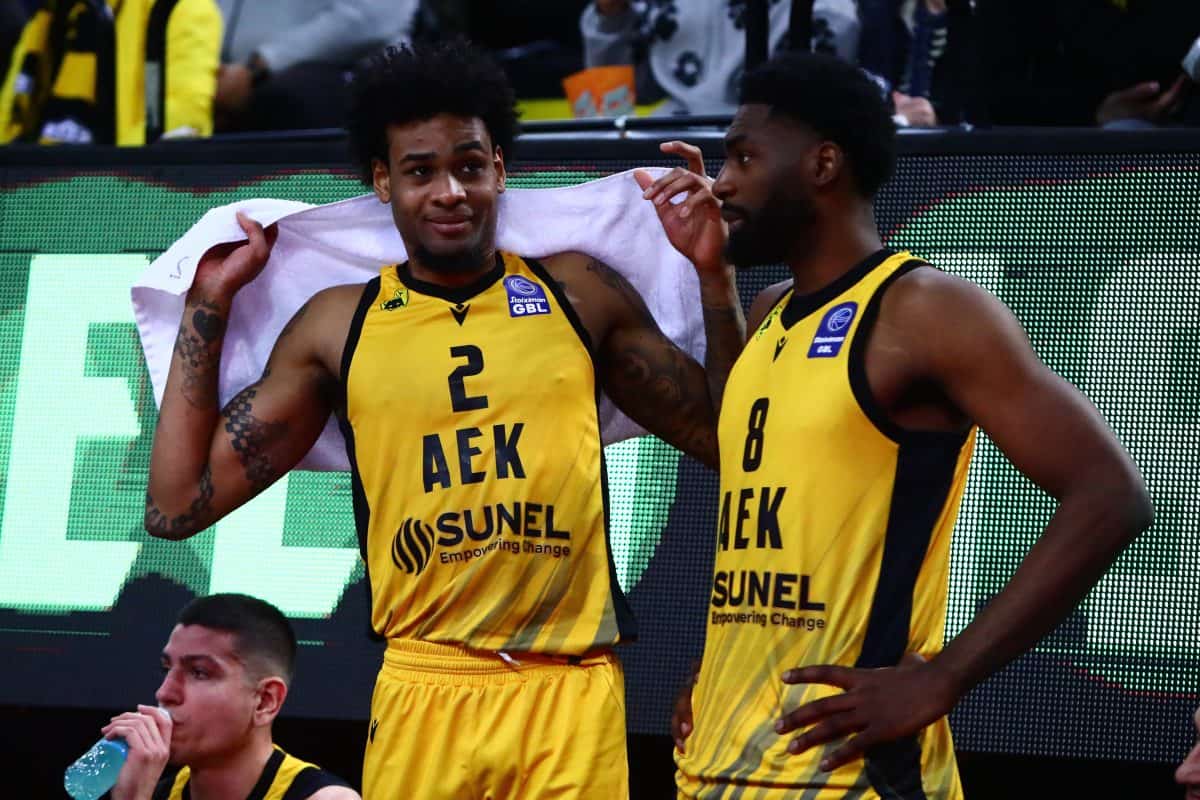 Η μπασκετική ΑΕΚ παρακολούθησε το παιχνίδι με την ΑΕΛ στην Allwyn Arena! (ΦΩΤΟ)