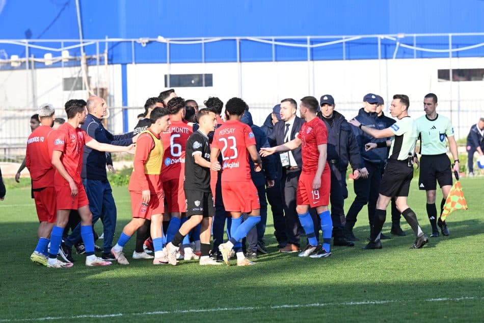 Πιάστηκαν στα χέρια στο Πανιώνιος – Καλαμάτα! (VIDEO)