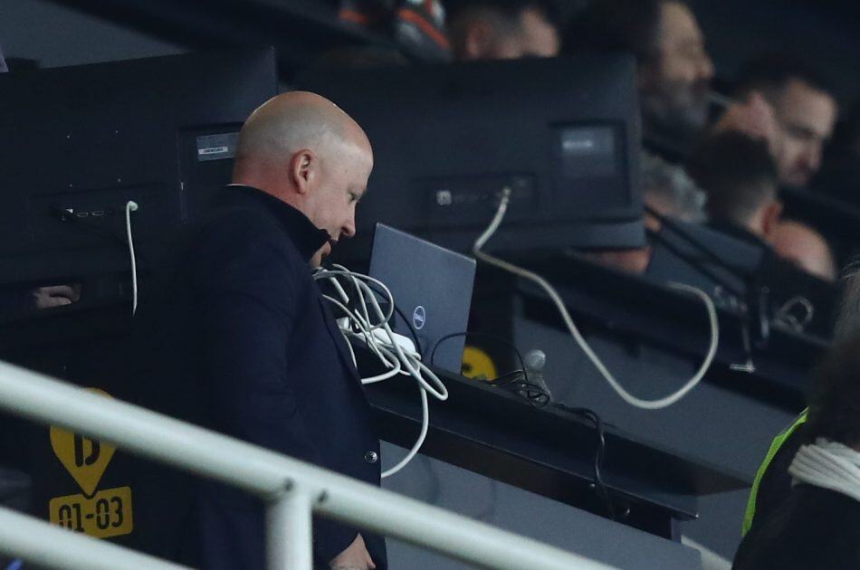 Ο Νίκολιτς παρακολουθεί το ΑΕΚ – ΑΕΛ Novibet από τα δημοσιογραφικά!